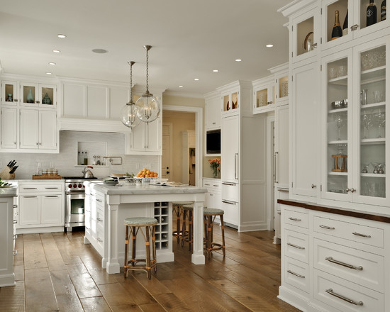Дизайн белой кухни в классическом стиле